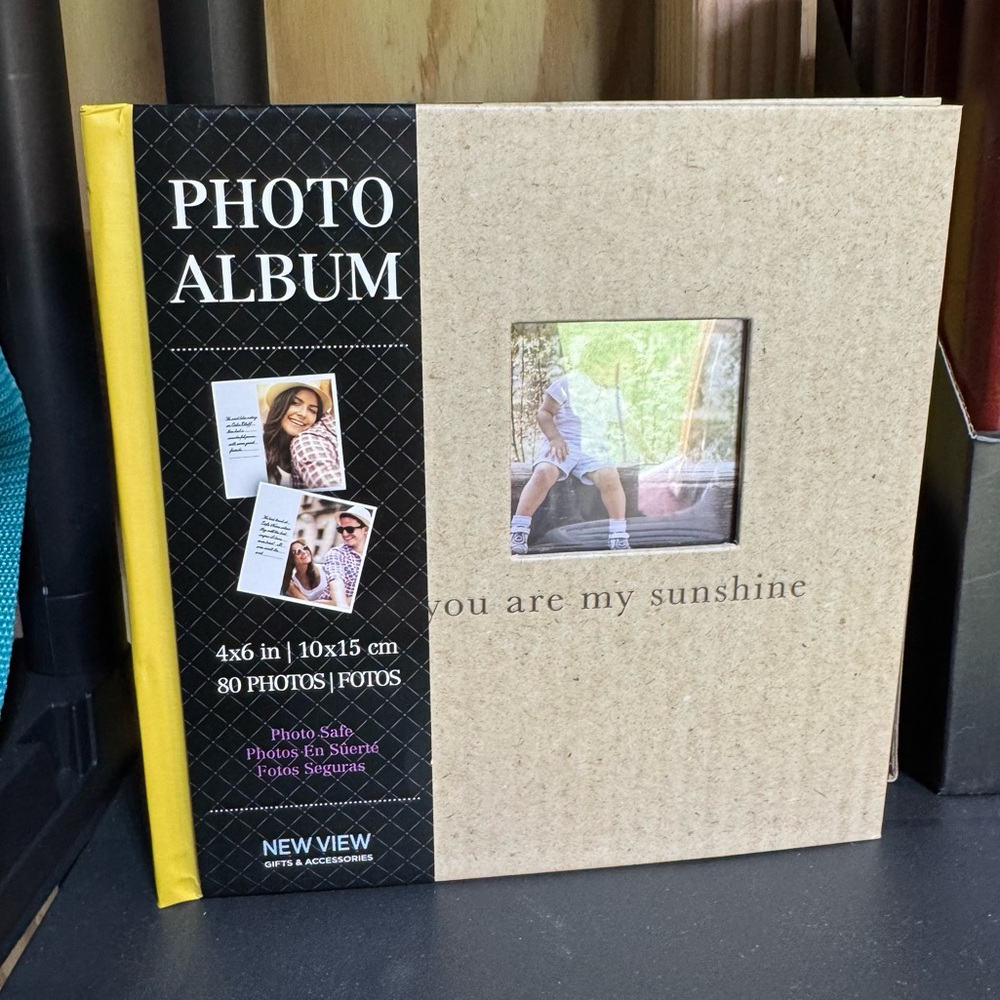 New View NWT ‘You are my Sunshine’ picture Album.‎ Holds 80 4x6 photos. 1